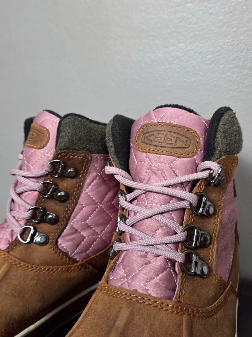 KEEN Elsa Leather Duck Boots Blush Pink Brown Waterproof Ankle Quilted Women's 9
